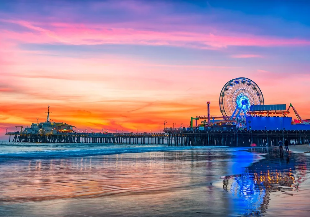 Santa Monica Pier au coucher du soleil