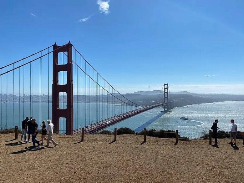 Vista panorámica del puente Golden Gate desde Vista Point, el mirador situado al norte del puente, junto a la entrada de Sausalito y Marin County.