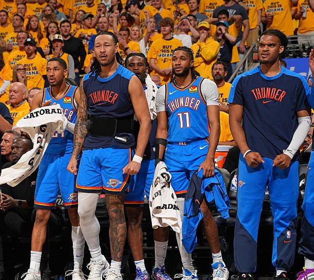 El banquillo del Thunder de Oklahoma City reacciona durante un partido de las Finales de la NBA 2025 contra los Pacers