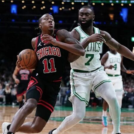 Match NBA entre les Chicago Bulls et les Boston Celtics avec Jaylen Brown en d&eacute;fense