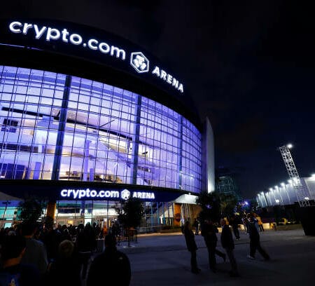 Entrée de la Crypto.com Arena, salle des Lakers à Los Angeles