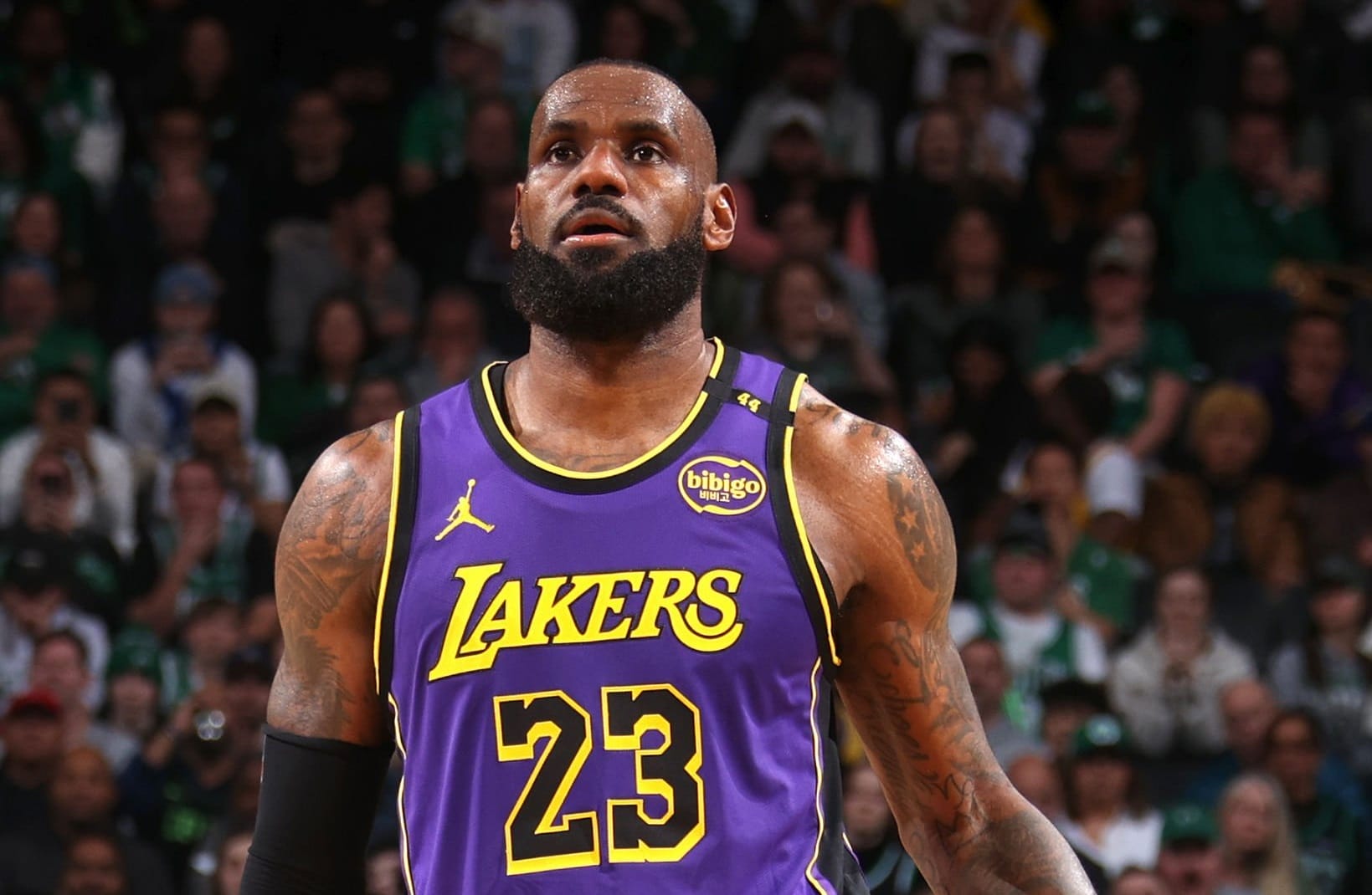 LeBron James, jugador de la NBA con los ingresos acumulados más altos