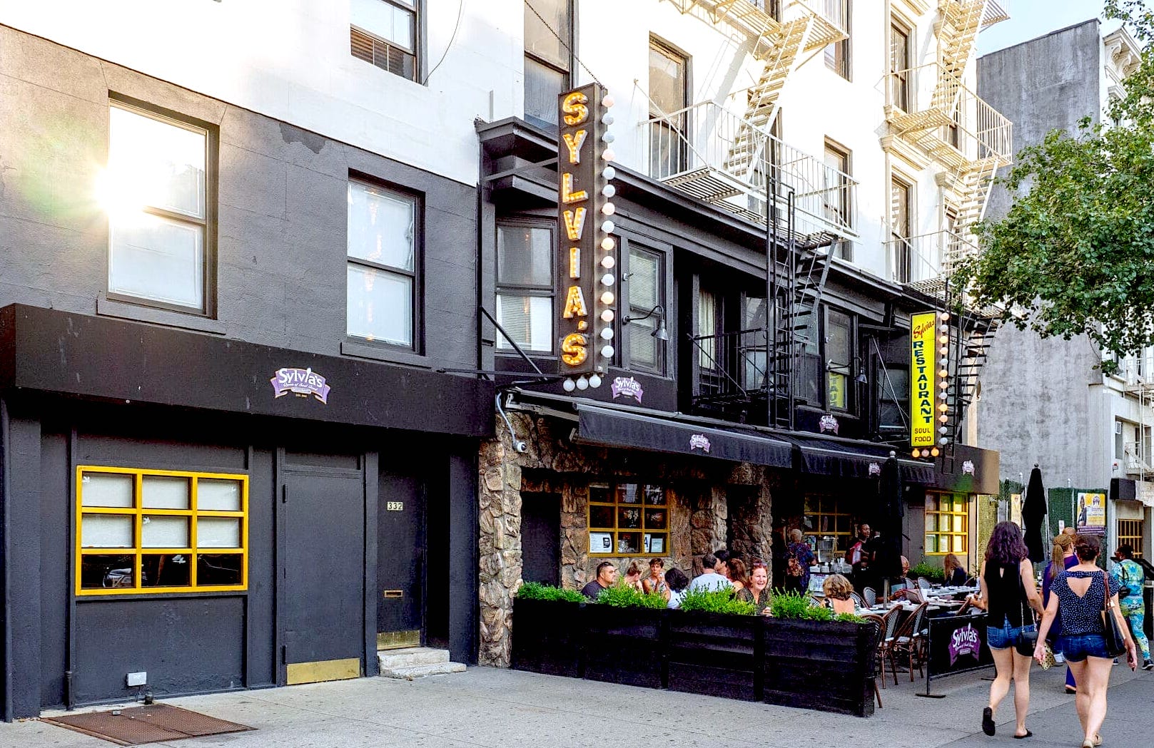 Façade du restaurant Sylvia’s à Harlem
