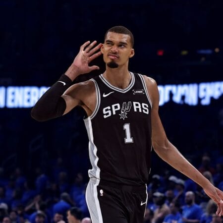 Victor Wembanyama avec les San Antonio Spurs avant le NBA Paris Game 2027