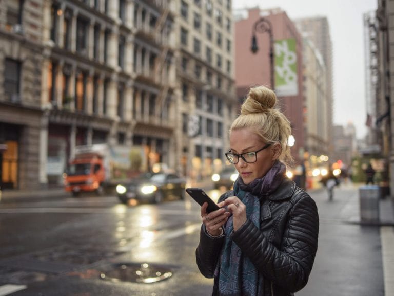 comment avoir internet sur son téléphone à l'étranger