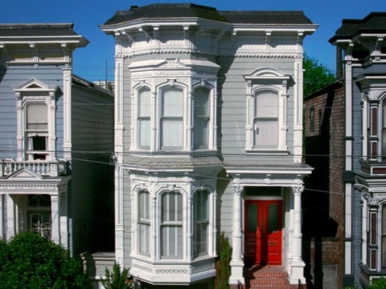 Fachada de la casa de Full House en 1709 Broderick Street, una de las localizaciones de series más famosas de San Francisco.