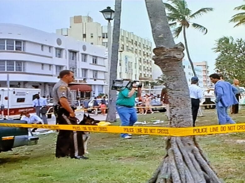 Escena de Miami Vice en Ocean Drive, una de las localizaciones m&aacute;s ic&oacute;nicas de South Beach.