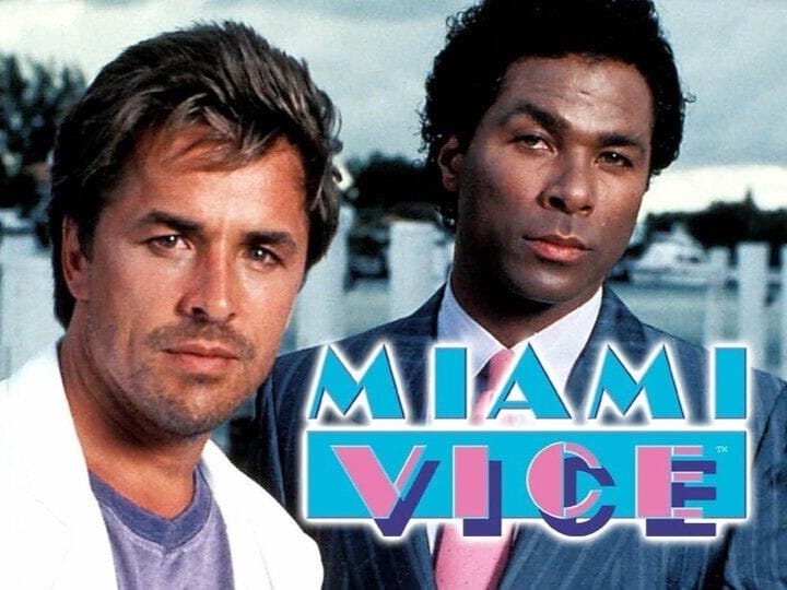 Visual de Miami Vice, la serie que populariz&oacute; la imagen cinematogr&aacute;fica de Miami.