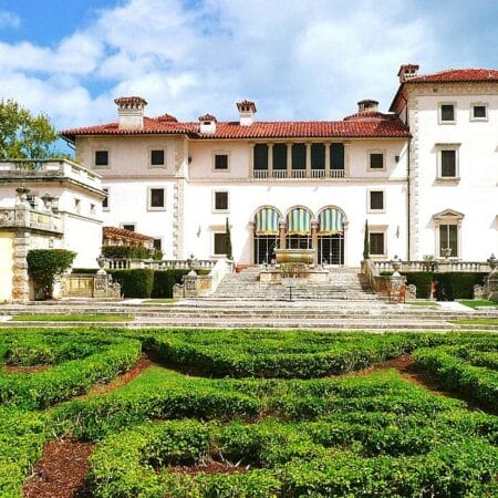 Vizcaya Museum and Gardens en Miami, localización de películas como Ace Ventura, Bad Boys II e Iron Man 3.
