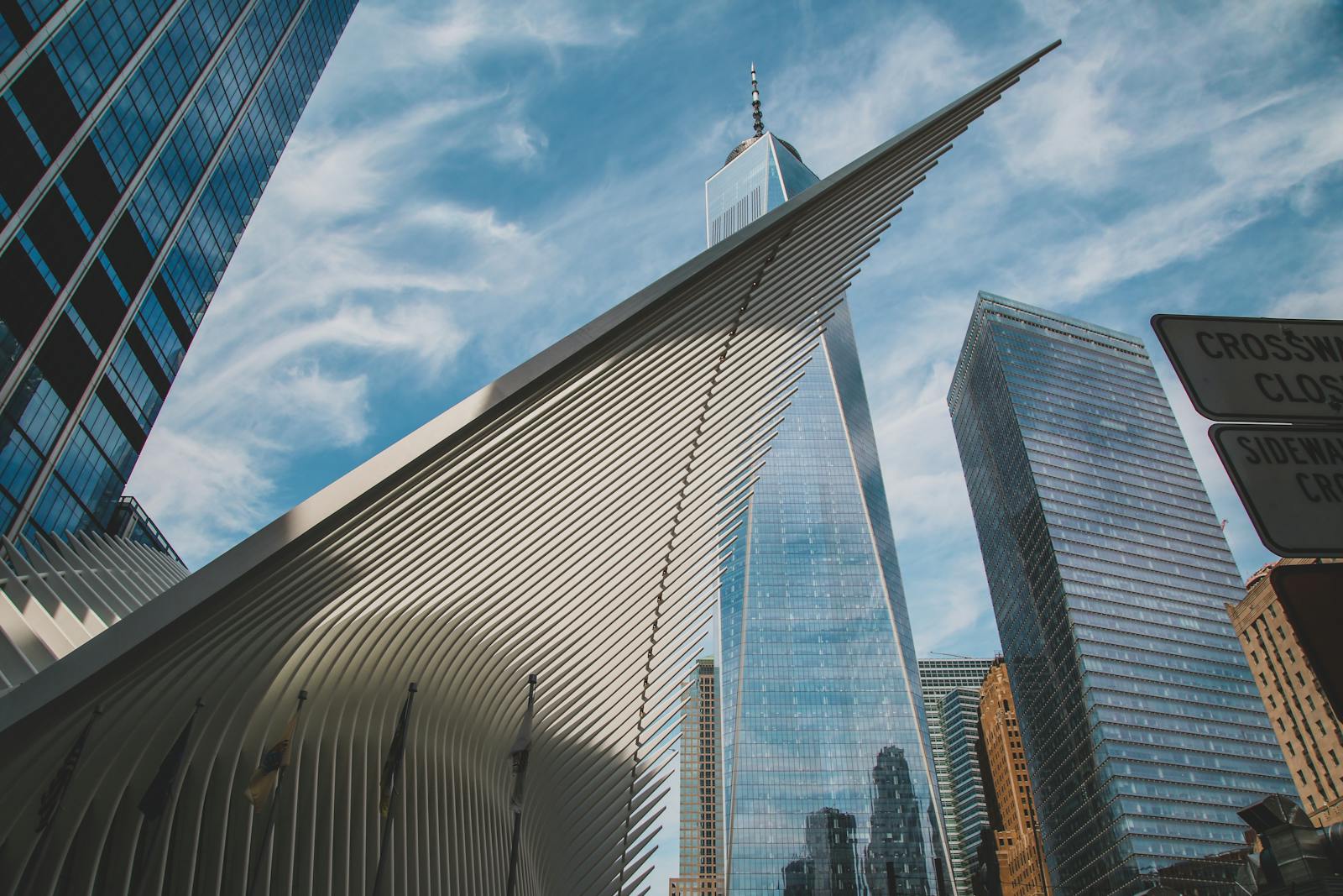 Oculus et One World Trade Center à New York dans le Financial District