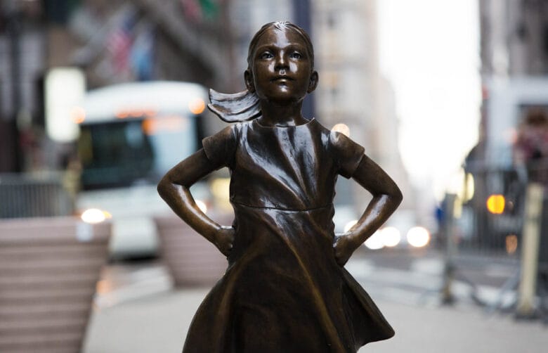 fearless girl à Wall Street dans Financial District