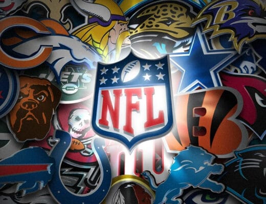 Collage des logos des 32 &eacute;quipes NFL avec l'embl&egrave;me officiel au centre