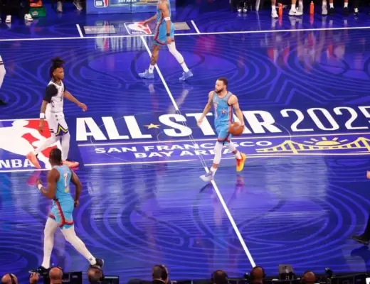 Stephen Curry dribble le ballon lors du NBA All-Star Game 2025 à San Francisco