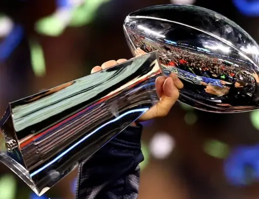 Troph&eacute;e Vince Lombardi symbole du Super Bowl et du titre de champion NFL