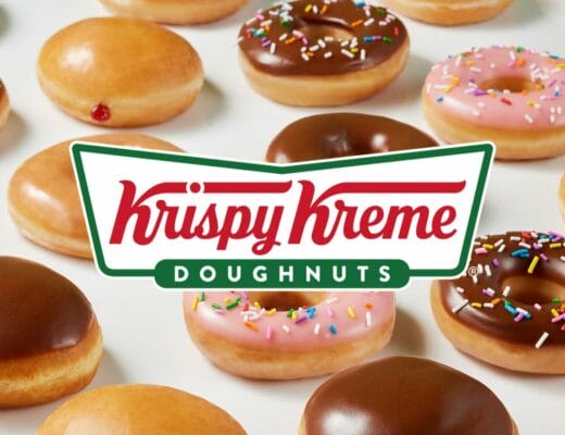 D&oacute;nuts de Krispy Kreme con glaseados de chocolate, fresa y az&uacute;car, imagen de apertura para un art&iacute;culo sobre Krispy Kreme en Nueva York.