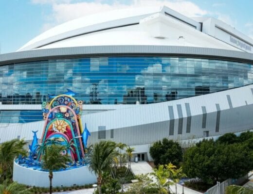 Vista exterior del loanDepot park, estadio de los Miami Marlins en Little Havana, Miami.